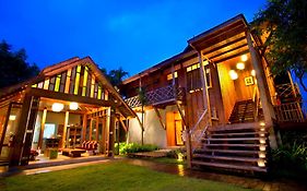 โฮเต็ล เด อาร์ติสต์ โรส ออฟ ปาย